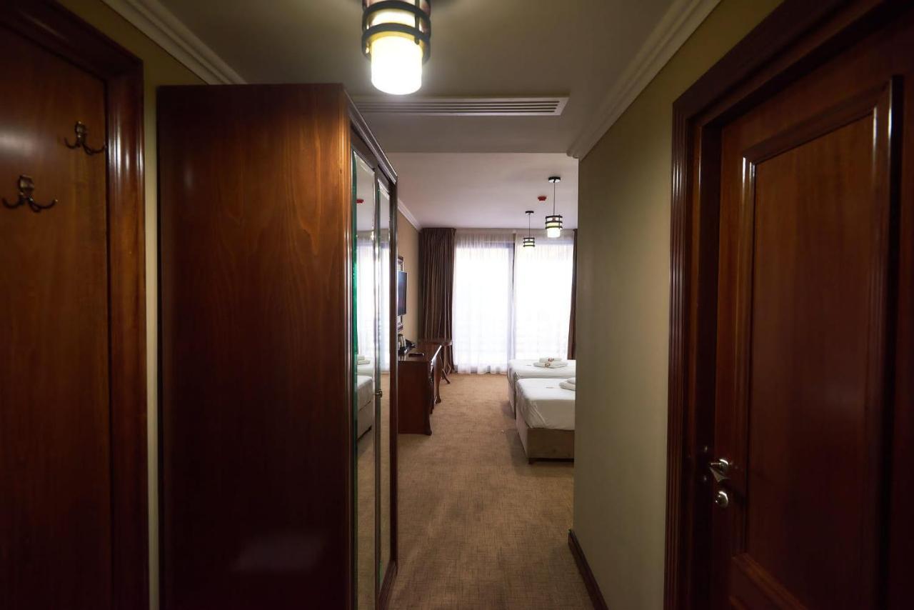 Hotel Adriano Braila Exterior photo